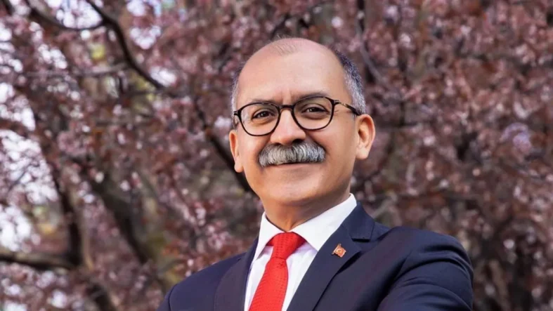 siyasette-kadin-kimligine-saygi-ve-esitlik
