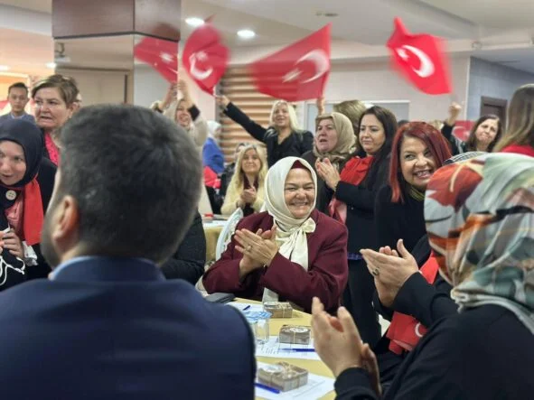 aysen-gurcandan-eskisehirde-kadin-vizyonu-mesaji-turkiye-yuzyili-vurgusu