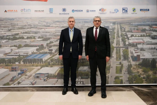 hasan-basri-yalcin-ve-nadir-kupeli-eskisehir-osb-ziyaret-fotografi