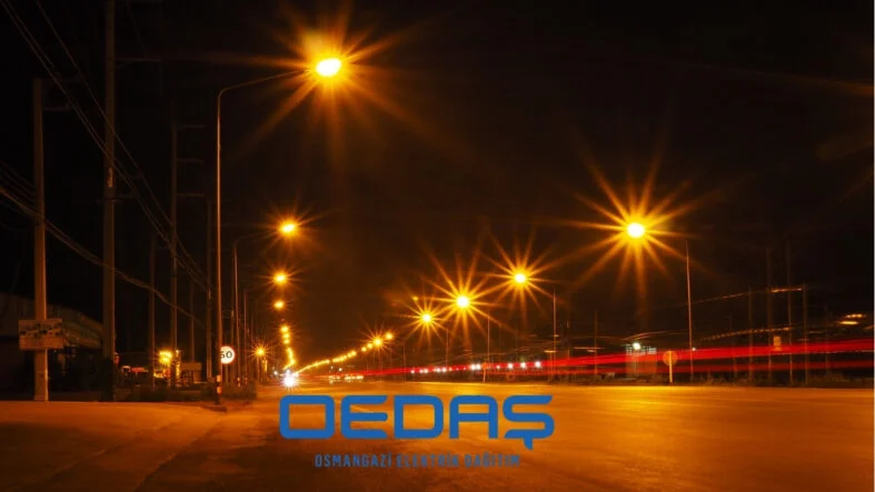 oedas-led-aydinlatma-projesi-sokak-lambasi-degisimi-enerji-tasarrufu-2026