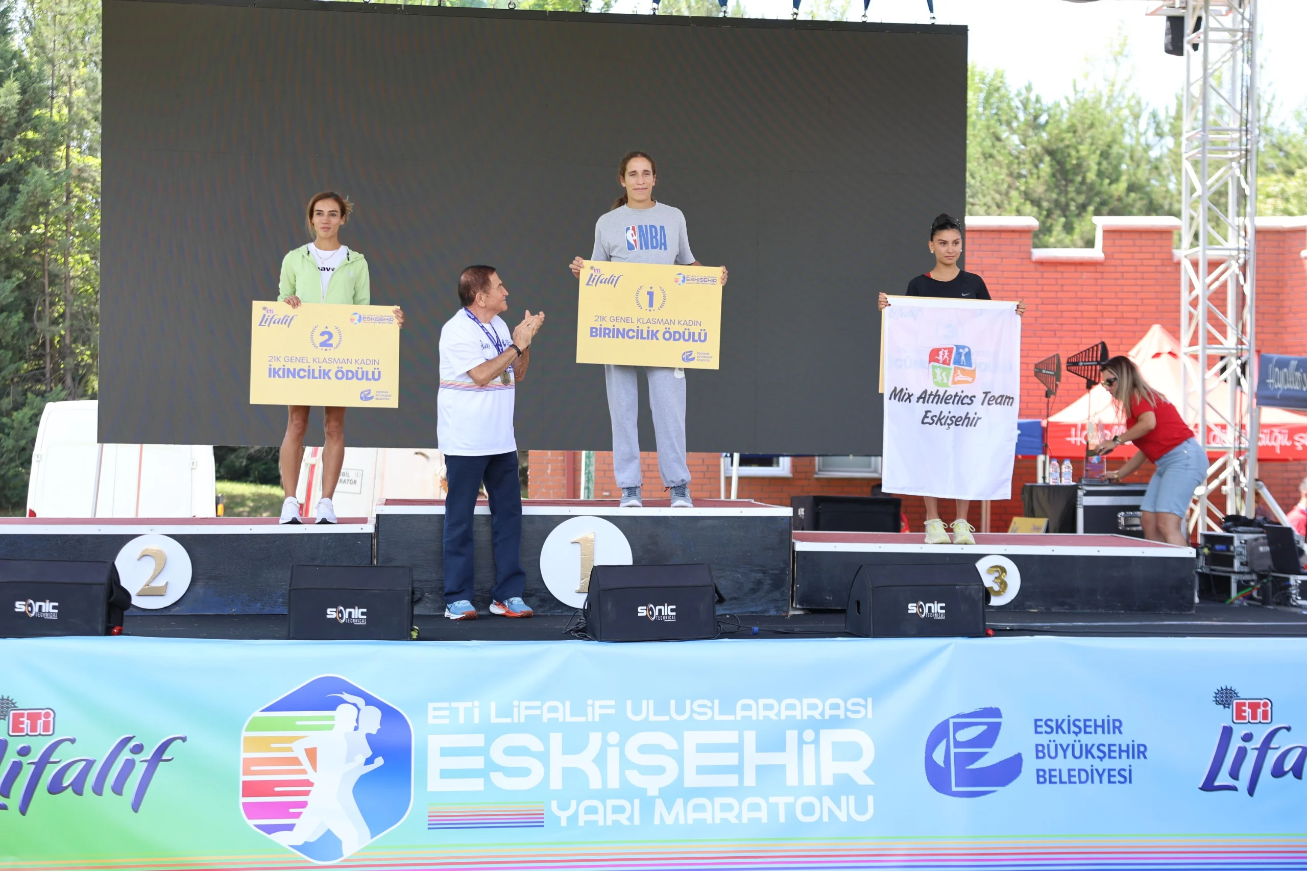 Eskişehir Sokaklarında Maraton Koşusu Heyecanı: 14 Ülkeden 2 Bin 465 Sporcu Mücadele Etti! İşte Kazananlar