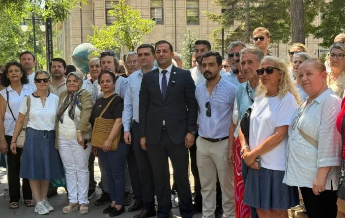 talat-yalaz-yeni-parti-eskisehir-kurucu-il-baskani-basin-toplantisi-agustos-2026